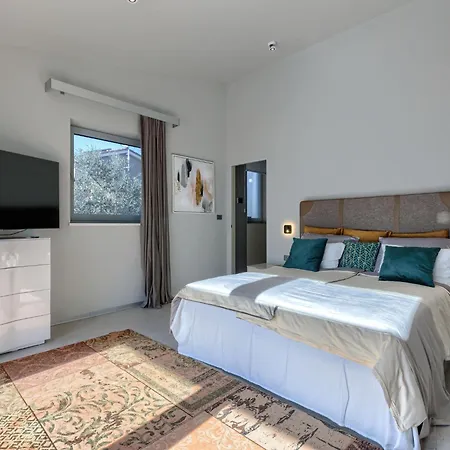 Villa Cedrus By Interhome