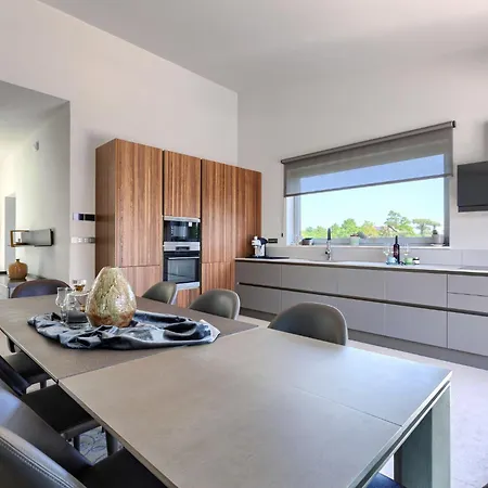 Cedrus By Interhome